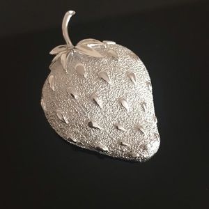 Sarah Coventry~ Strawberry Ice Brooch